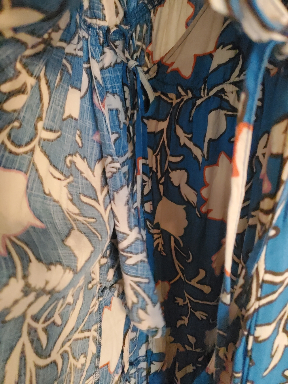 Knox Rose Blue Floral Wrap Dress with Cream Accents - Picture 6 of 12